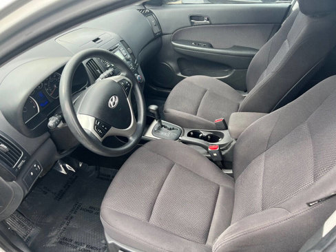 Used 2012 Hyundai Elantra w/ Preferred Pkg image 11