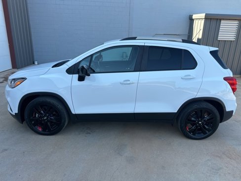 Used 2020 Chevrolet Trax LT w/ Redline Edition image 4