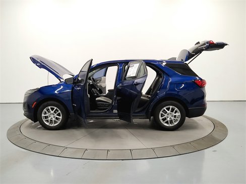 Used 2023 Chevrolet Equinox LS w/ LS Convenience Package image 13