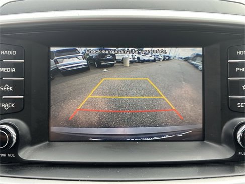 Used 2020 Kia Sorento LX image 17