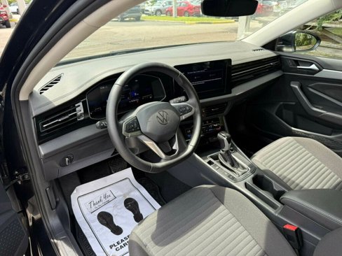 Used 2025 Volkswagen Jetta S image 3
