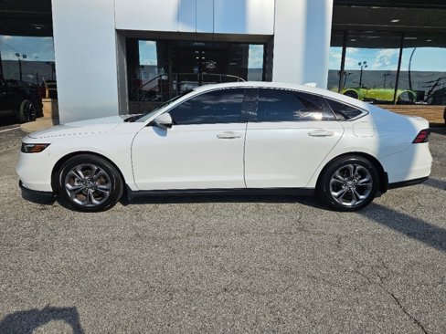 Used 2023 Honda Accord EX image 3
