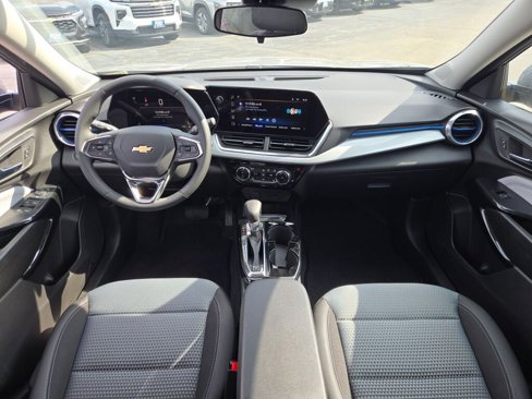 New 2025 Chevrolet Trax LT w/ Driver Confidence Package image 18