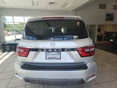 Used 2021 Nissan Armada SV image 13