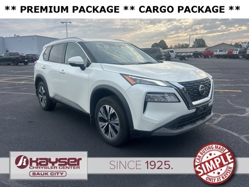 Used 2021 Nissan Rogue SV image 1