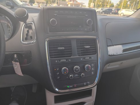 Used 2016 Dodge Grand Caravan SE w/ Quick Order Package 29E SE image 11
