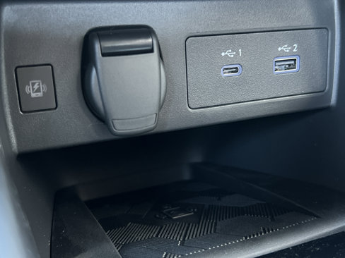 New 2025 Nissan Versa SR w/ Trunk Package image 24