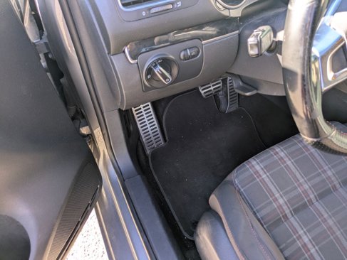 Used 2013 Volkswagen GTI 2-Door image 13