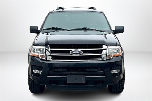 Used 2017 Ford Expedition XLT image 2