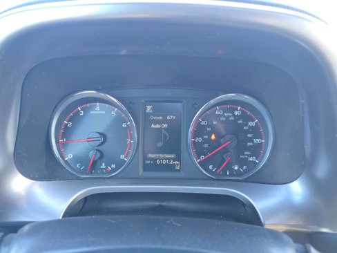 Used 2017 Toyota RAV4 SE image 40