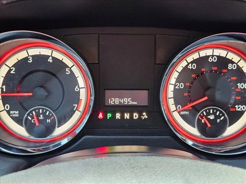 Used 2019 Dodge Grand Caravan SXT image 12