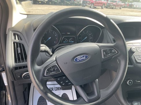 Used 2018 Ford Focus SE image 14