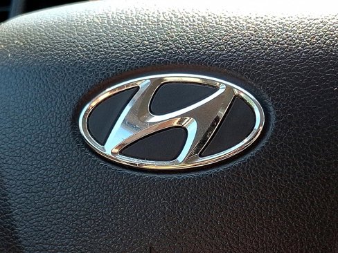 Used 2017 Hyundai Elantra SE image 25