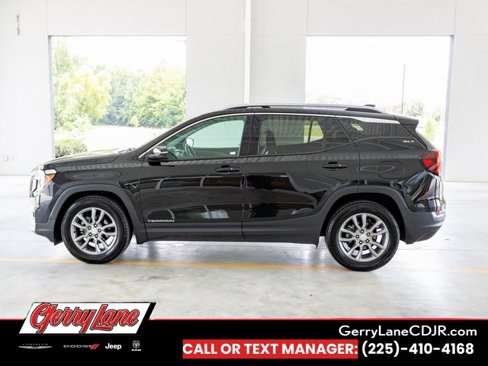 Used 2024 GMC Terrain SLT image 4