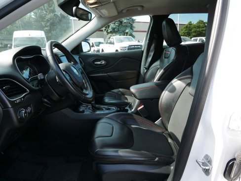 Certified 2019 Jeep Cherokee Trailhawk w/ Cold Weather Group image 13