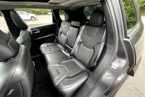 Used 2020 Jeep Cherokee Trailhawk image 22