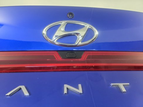 Used 2022 Hyundai Elantra Blue image 8