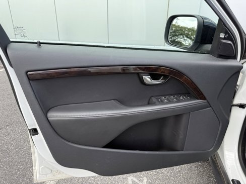 Used 2016 Volvo XC70 T5 Premier w/ Proximity Package image 8