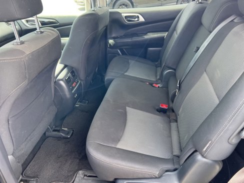 Used 2020 Nissan Pathfinder S image 16