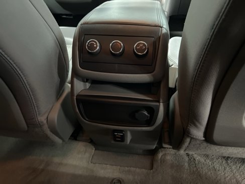 Used 2014 Chevrolet Traverse LS image 21