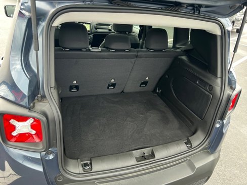 Used 2023 Jeep Renegade Latitude w/ Sun/Sound Group image 28