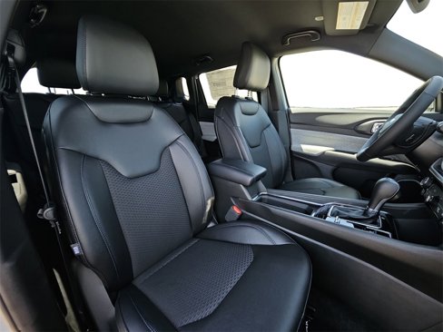 New 2025 Jeep Compass Latitude image 30