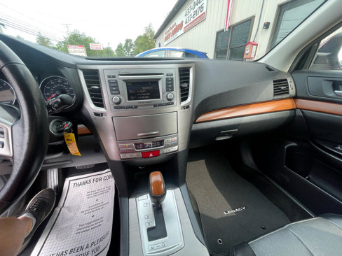 Used 2014 Subaru Outback 2.5i Limited image 14