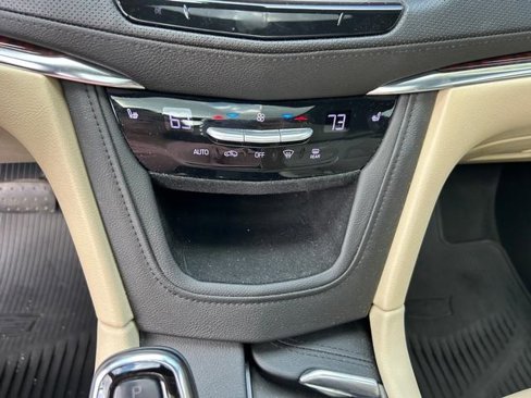 Used 2018 Cadillac XT5 Luxury w/ Driver Awareness Package image 16