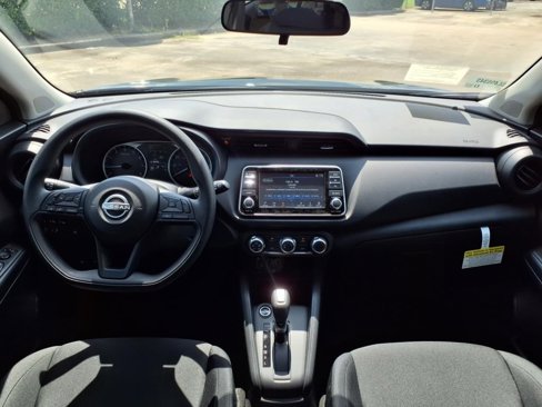 New 2025 Nissan Kicks Play S image 4