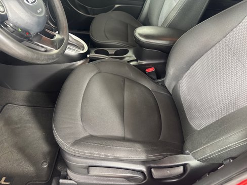 Used 2018 Kia Soul + image 11