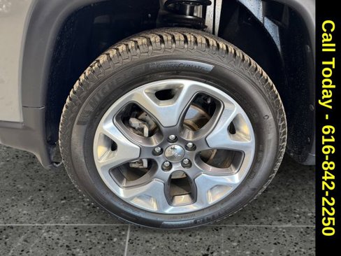 Used 2021 Jeep Compass Limited image 5