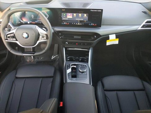 Used 2025 BMW 230i xDrive Coupe w/ Premium Package image 16