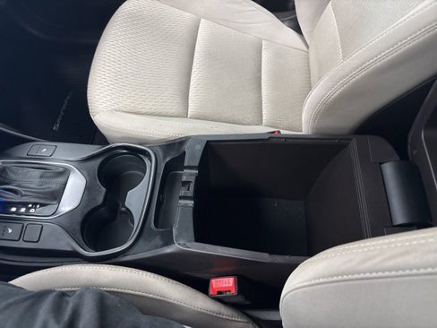 Used 2015 Hyundai Santa Fe GLS image 39