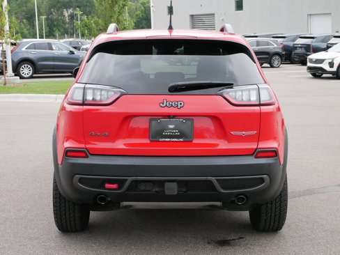 Used 2019 Jeep Cherokee Trailhawk image 6
