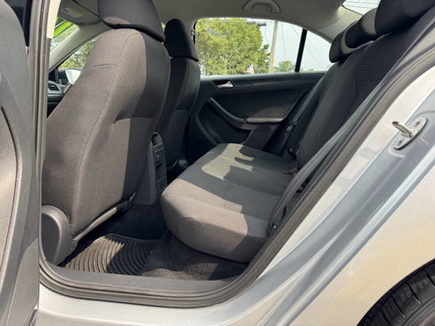 Used 2016 Volkswagen Jetta S image 25