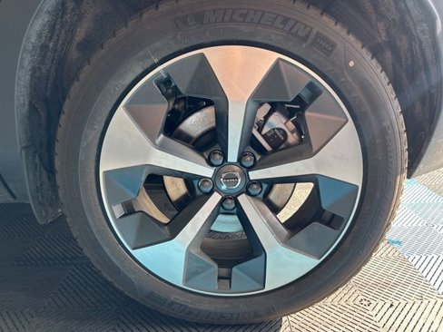 New 2025 Volvo XC40 B5 Core w/ Protection Package Premier image 7