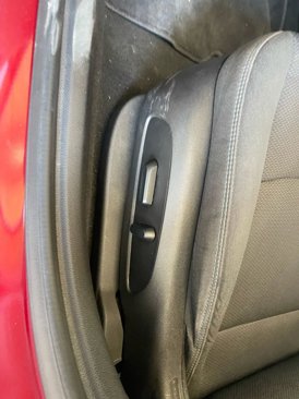 Used 2018 Chevrolet Cruze LT w/ Convenience Package image 19