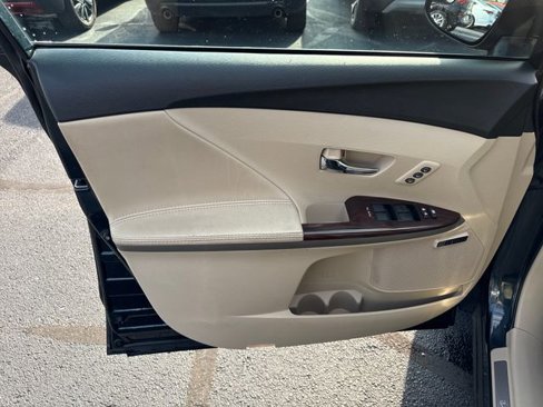Used 2013 Toyota Venza XLE image 11