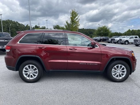 Used 2021 Jeep Grand Cherokee Laredo image 3