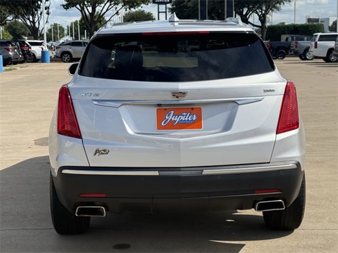 Used 2018 Cadillac XT5 Luxury w/ Driver Awareness Package image 5