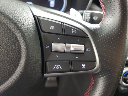 Used 2022 Genesis G70 3.3T w/ Sport Advanced Package image 25
