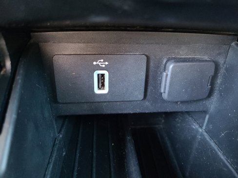 Used 2018 Ford Explorer XLT w/ Equipment Group 202A image 21