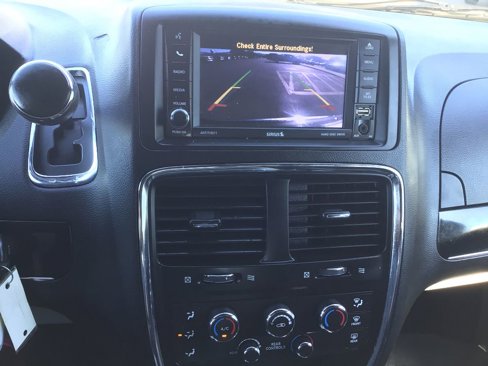 Used 2018 Dodge Grand Caravan SXT image 8