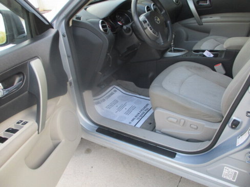 Used 2012 Nissan Rogue SV w/ Premium Pkg image 9