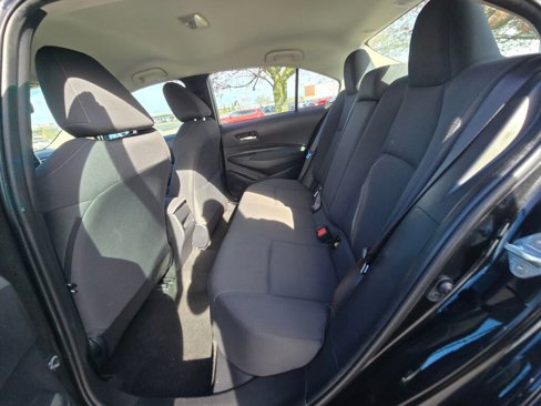 Used 2021 Toyota Corolla LE image 12
