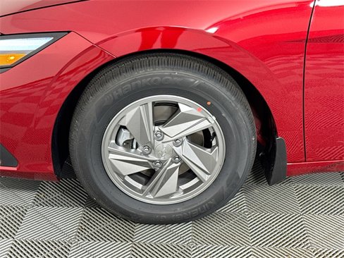 New 2025 Hyundai Elantra SE image 11