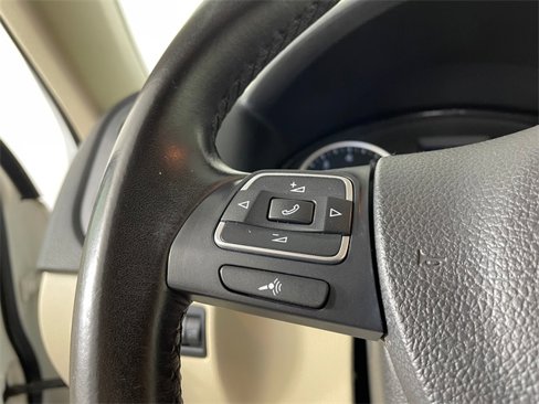 Used 2016 Volkswagen Tiguan S image 12