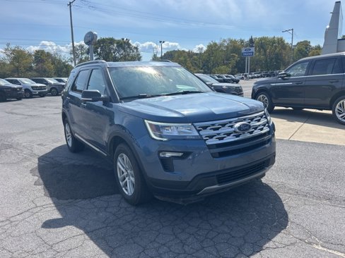 Used 2019 Ford Explorer XLT w/ Equipment Group 202A image 2