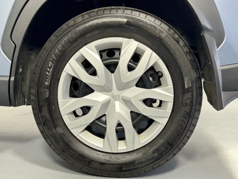 Used 2023 Toyota Corolla Cross L image 31
