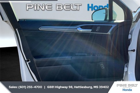 Used 2019 Ford Fusion SE image 17